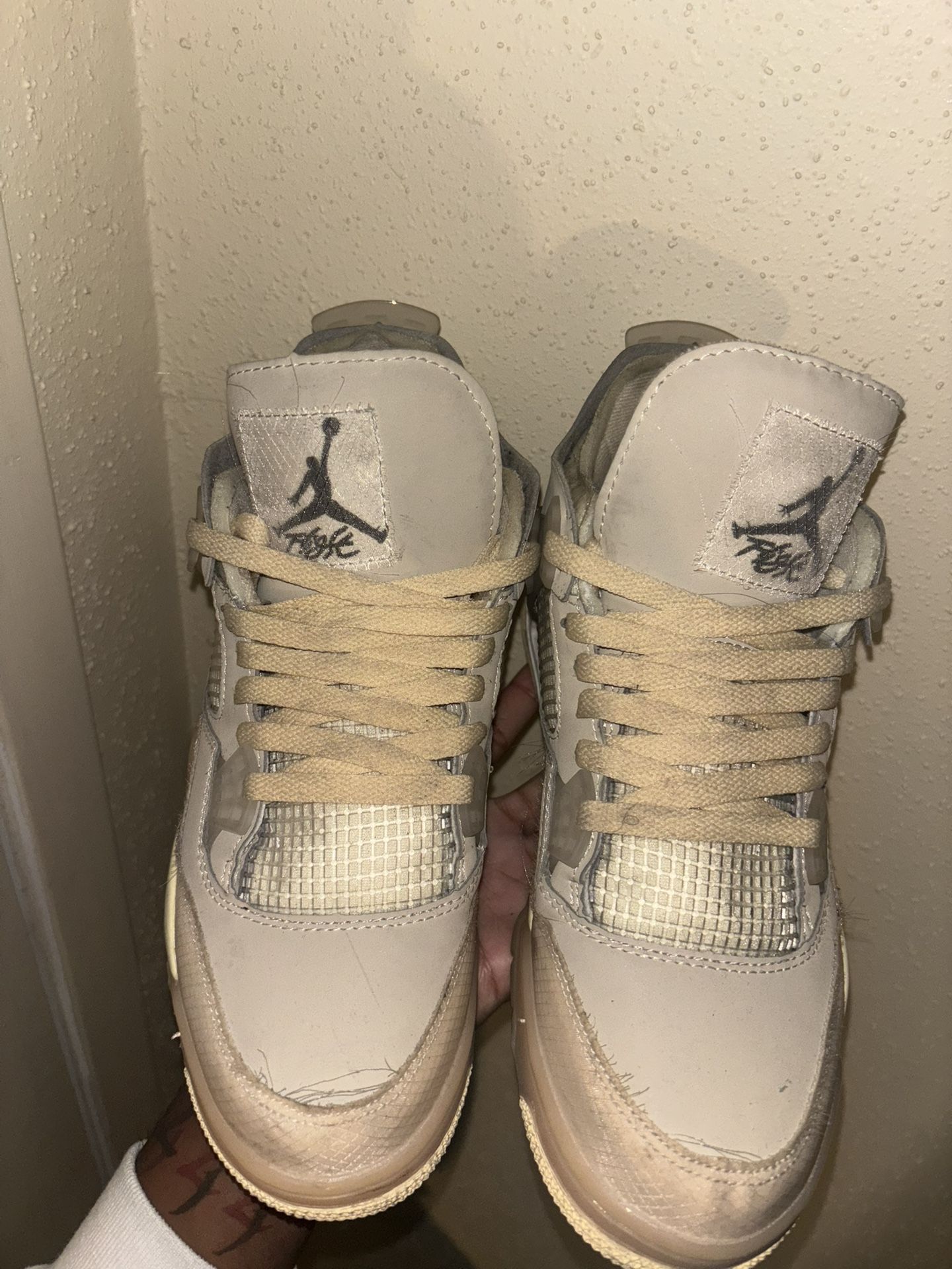 Off White Jordan 4’s