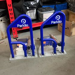 2 Parklios 700 Dollars Each 