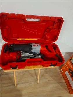 🔥$90 PRICE IS FIRM🔥
Milwaukee 6519-30 12 Amp SAWZALL Reciprocating Saw with Case *NEW*