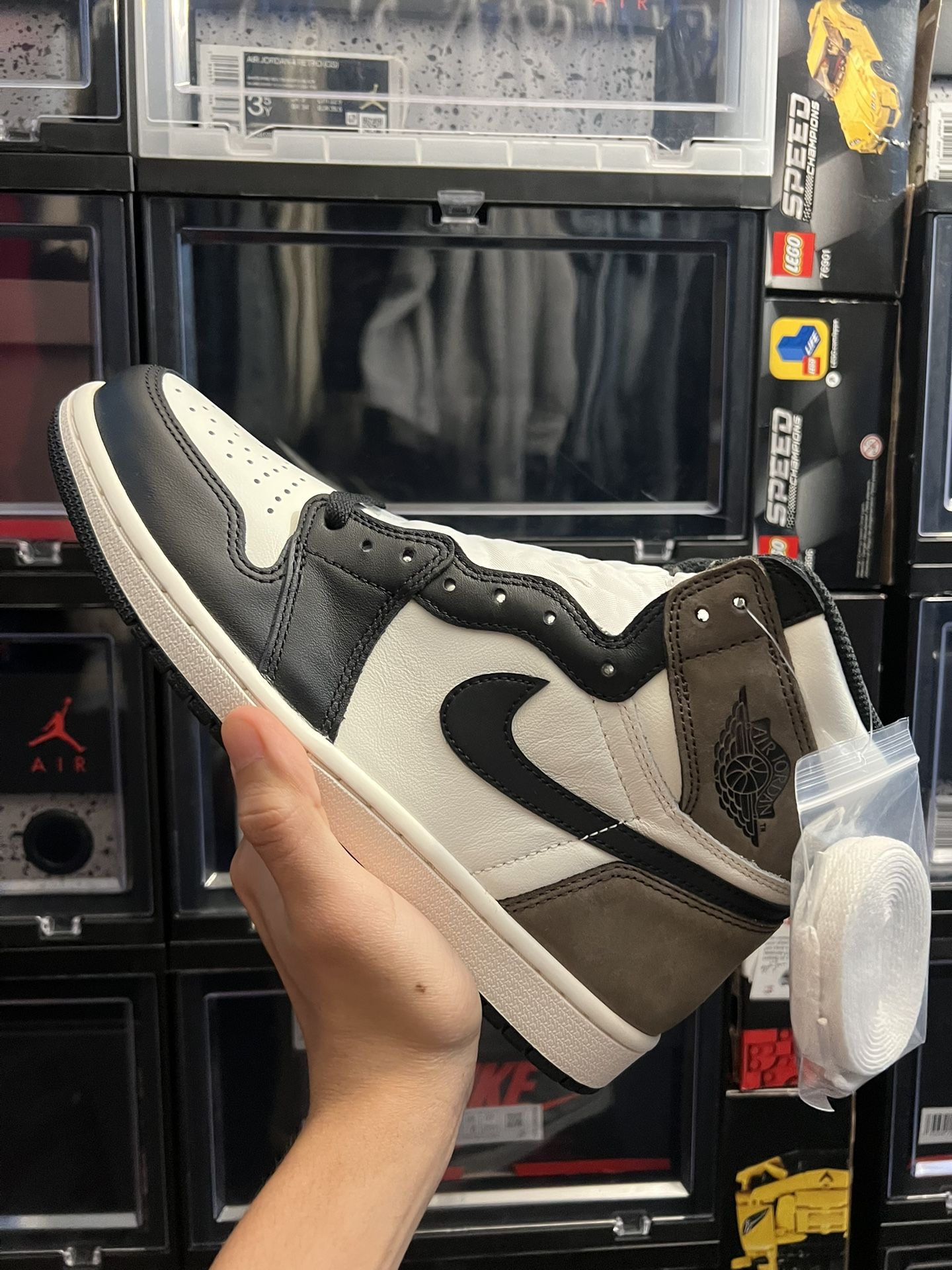 Jordan 1 Mocha