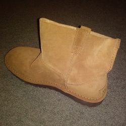 UGG's Size 10