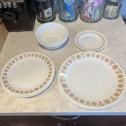 12 Vintage 1970s Corelle Butterfly Gold Misc. Plates And Bowls 