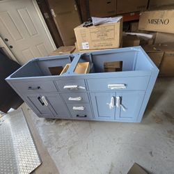 Ove Decors
Bailey 60" Free Standing Double Basin Vanity Set with Cabinet