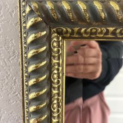 Vintage Decorative Mirror – Classic Style