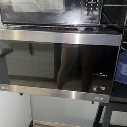 LG Microwave 