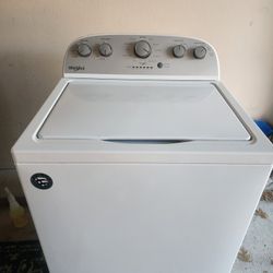 whirlpool top-load washing machine in great condition 