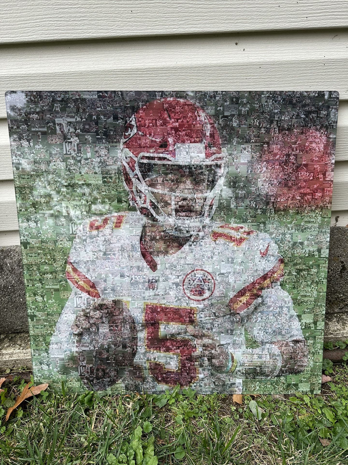 PATRICK MAHOMES - KANSAS CITY CHIEFS - 24" X 24" PLEXIGLASS WALL ART 