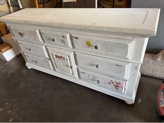 Kids dresser