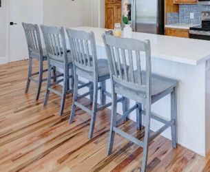 4x Wooden Bar Stools