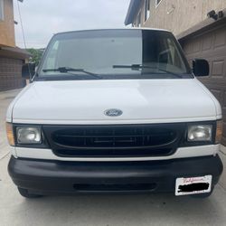 1999 Ford E-150 
