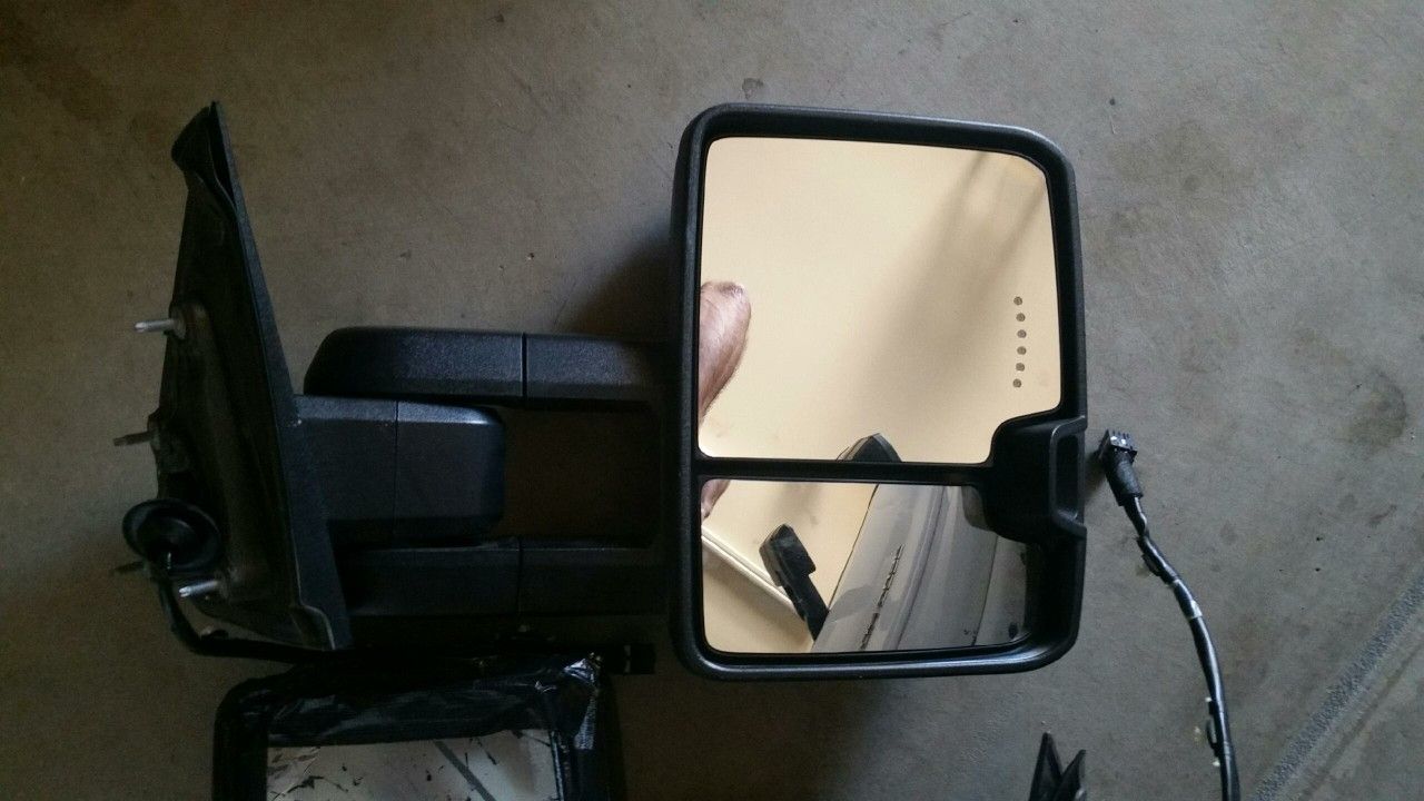 2015 Chevy 2500 sliding mirror (passenger)