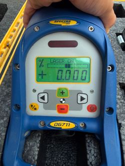 Trimble Spectra Precision DG711 Pipe Laser Kit w/ Remote, Charger & Case