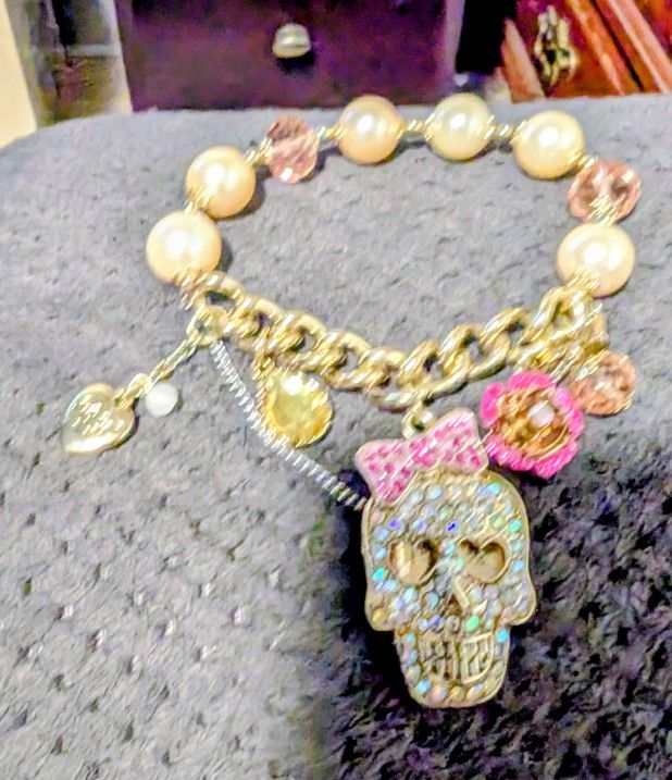 Betsey Johnson Bracelet Pretty Pink