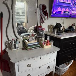 Antique Dresser With Mirror 