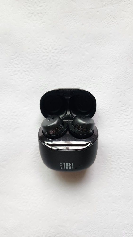 JBL Tour PRO