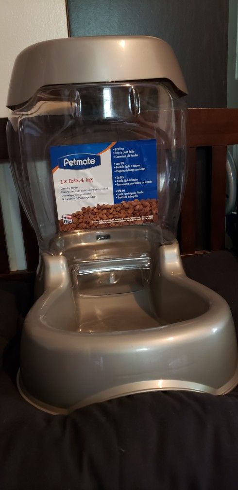New Large Pet Food Feeder