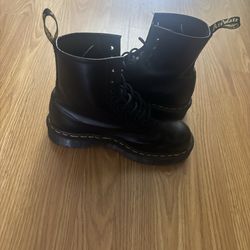 Brand new Doc martens with no box