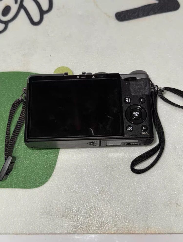 Fuji x70 pocket machine