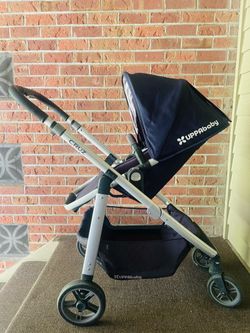 UppaBaby Cruz stroller