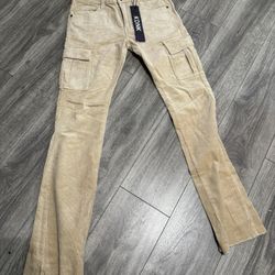 KDNK Stacked Cargos