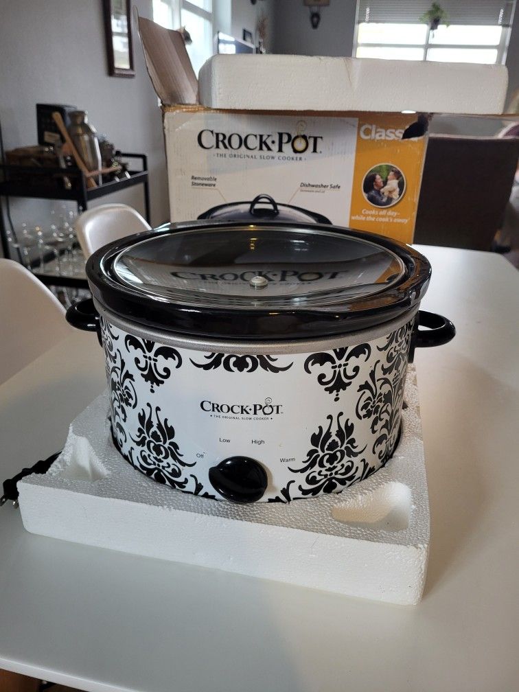 Crock-Pot Crock-Pot Brand Beautiful Black And White Designer Edition With  Fully Removable Ceramic Black Interior And Air Vent Lid for Sale in  Seattle, WA - OfferUp