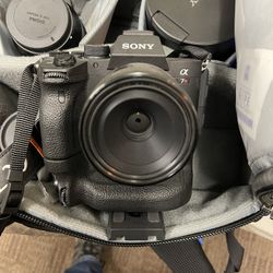 Sony A7R iii with Sony 28-70 F 3.5-5.6 Sony Vertical Grip
