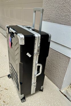 Large hard case luggage and Long pull bag