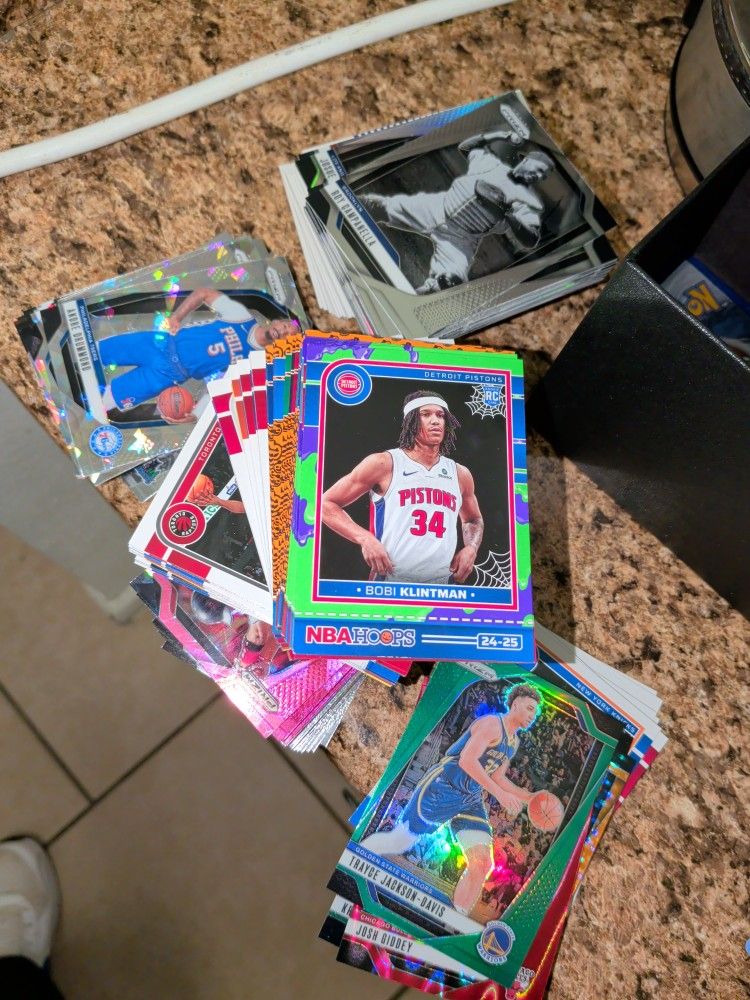 Pokemon / Baseball / Basketball Cards