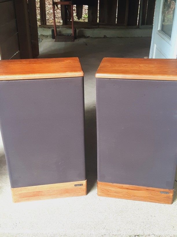 Advent Speakers REDUCED AGAIN!!