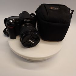 Nikon D90 Digital SLR Camera-Black with Af-s Nikkor 18-70mm 1:3.5-4.5g Ed Lens