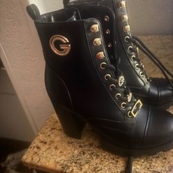 woman’s Guess boots size 7 w