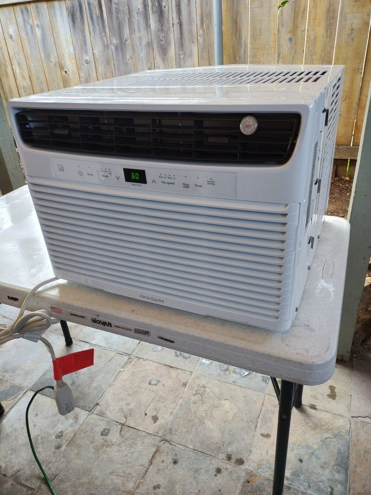 Window AC Unit