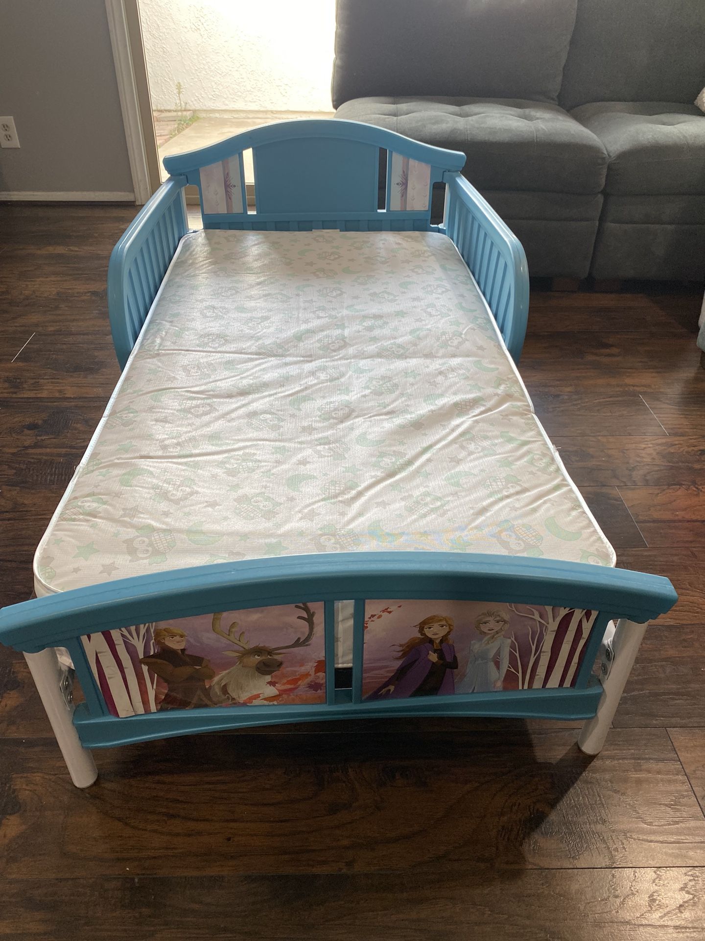 Delta Children Plastic Toddler Bed