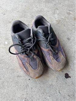 Yeezy 700 Mauve