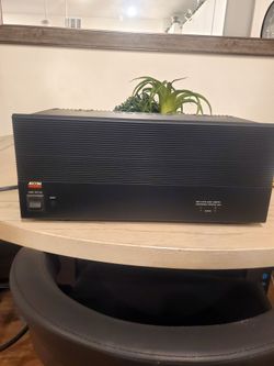 ADCOM Power Amplifier GFA-555