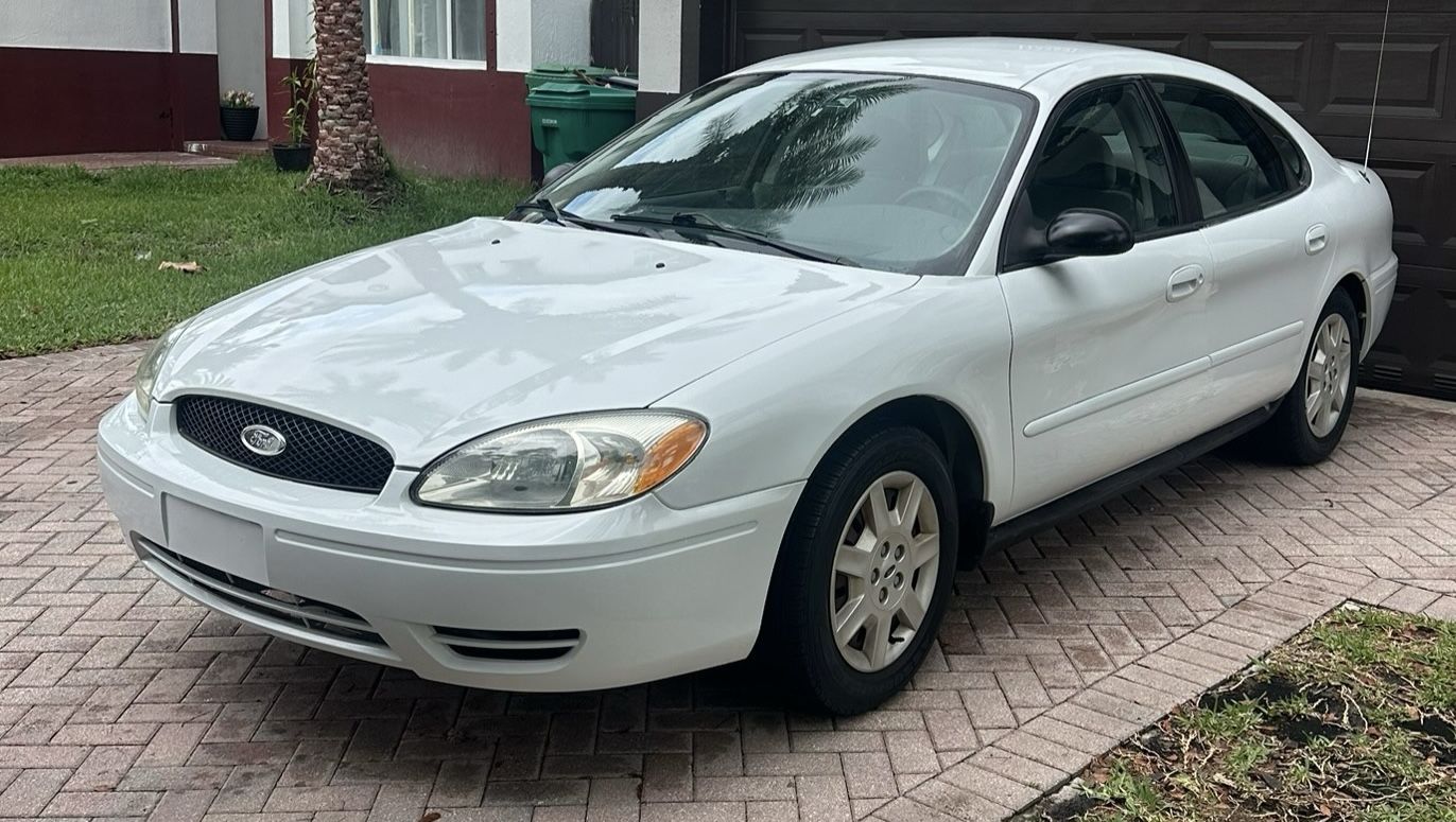 2004 Ford Taurus