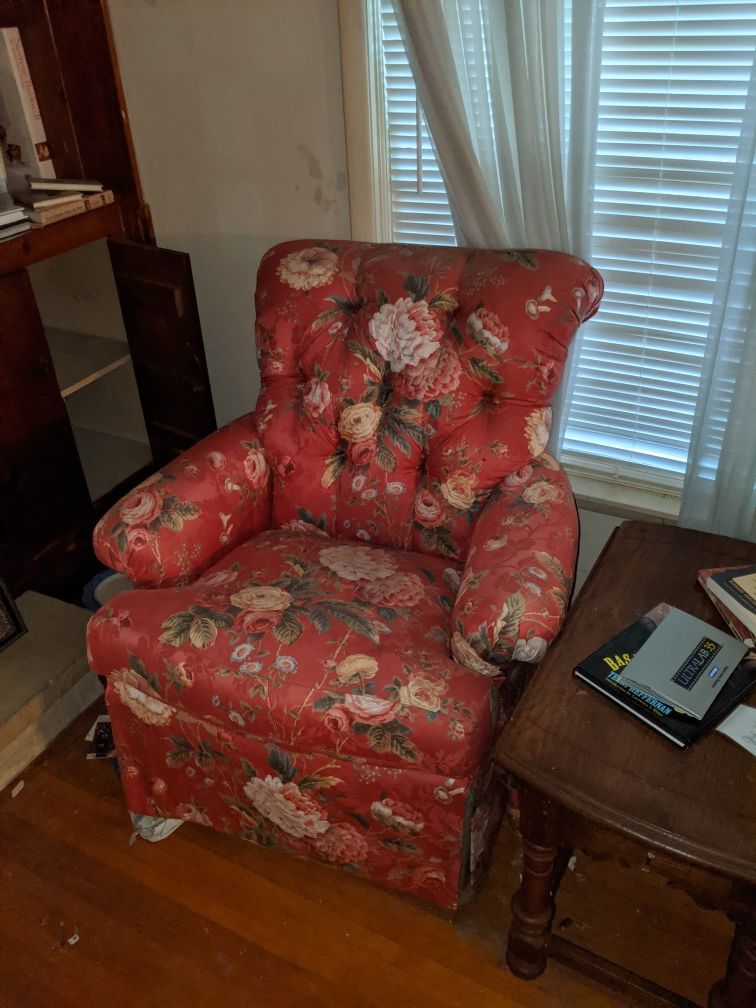 Floral sofa chair. Comfy!