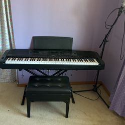 Yamaha Piano With Microphone Includes Stands And Bench