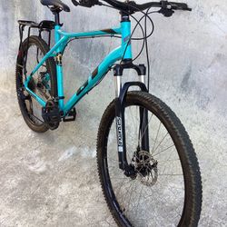 GT AGGRESSOR PRO MOUNTAIN BIKE