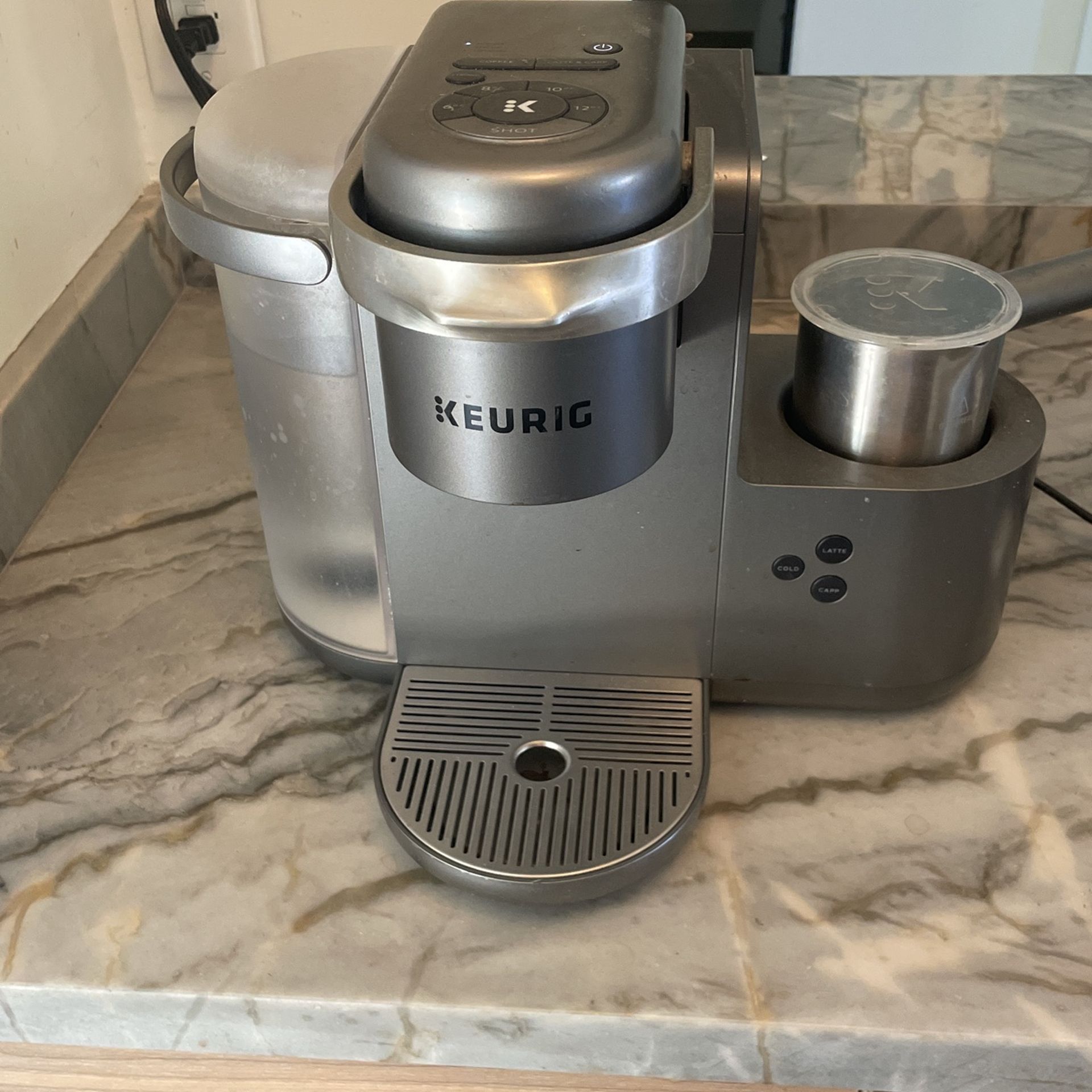 Keurig With Milk Steamer In Excellent Condition!