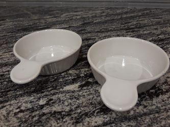 Two microwave and oven safe dishes 5 1/2"w