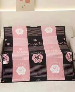 60x90” queen size fashion Chanel throw blanket, new