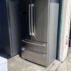 Bosch Stainless Steel Counter Depth French Door Refrigerator 