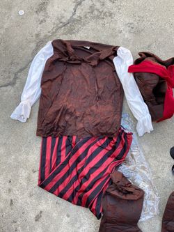 Pírate costume (kids size medium)