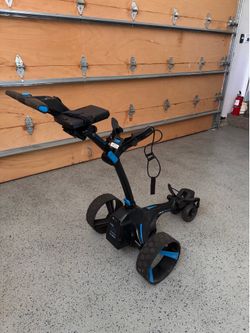 MGI Zip Navigator electric golf caddie
