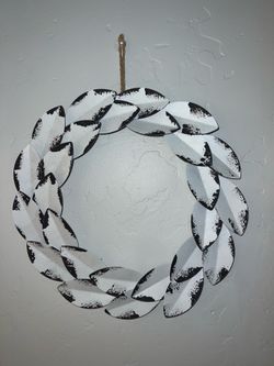 Rustic leaf wall decor