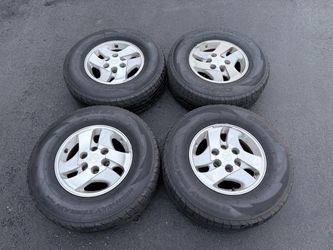 (4) 16ā Toyota Wheels 265/70R16 Tires