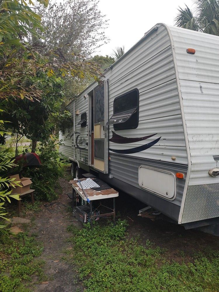 32' Salem Slide out Camper 2006