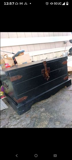 Trunks by Linon  -Black-36"x 19" x 18"