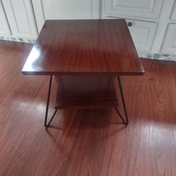 Mid 20th Century Modern Iron Leg Table With Swivel Top 